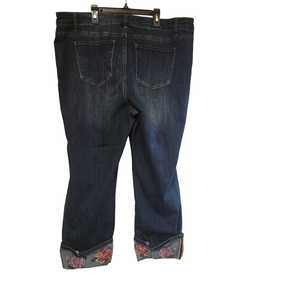 Stitch Star Floral Embroidered Cuff Capri Jeans Dark Wash Plus 22W SS5191-1P